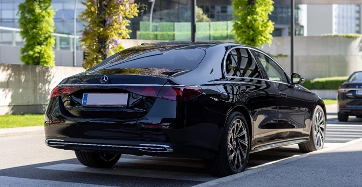 mb-e-class-reaer-slider