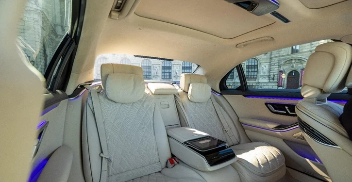 mb-s-class-inside-view-slider